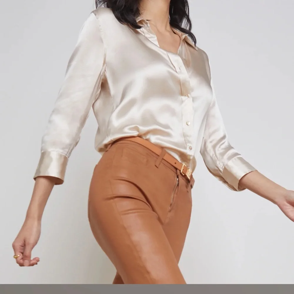 L’ agence 100% Pure Silk button up blouse NWT - Picture 3 of 6